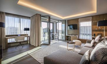 Aston Suite