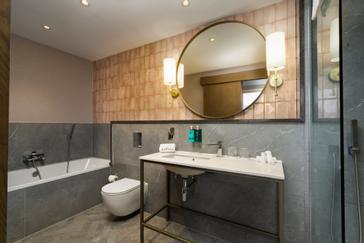 Aston Suite Bathroom