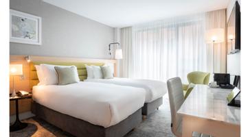 Signature Twin Bedroom 